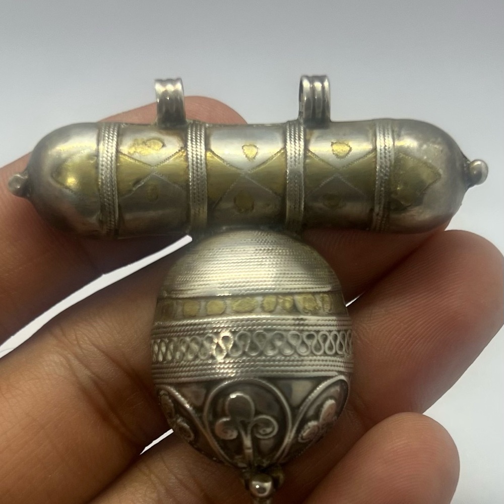 Beautiful Old Central Asian Jewelry Pure Sliver Pendant With Gold Plated - Picture 5 of 5